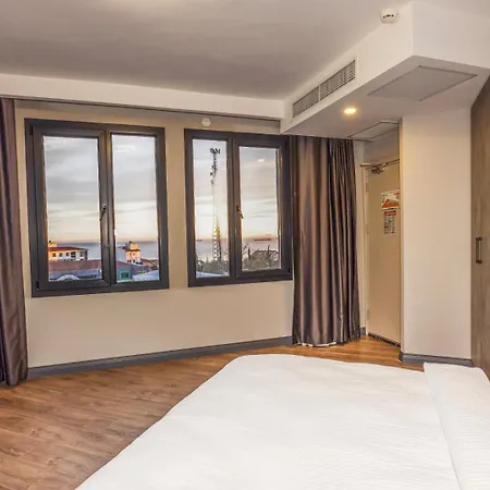 Grand Royal فندق